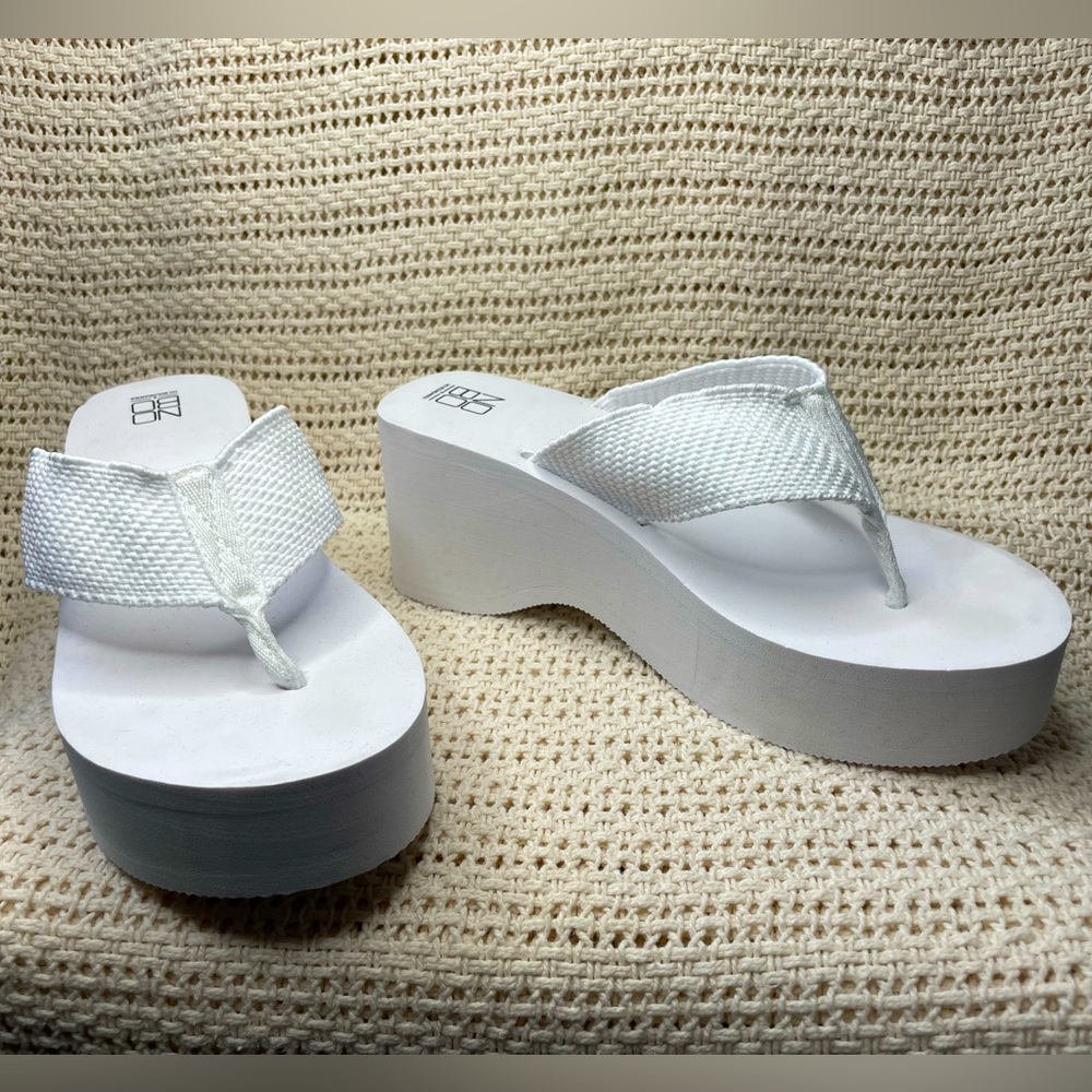 NOBO | NoBo NoBoundaries White Platform Sandals | Size: 6